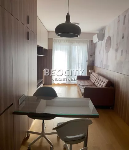 Pavla Papa | 4zida.rs