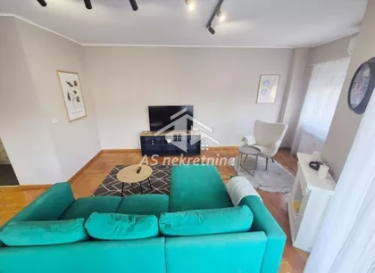 Vukov Spomenik | 4zida.rs