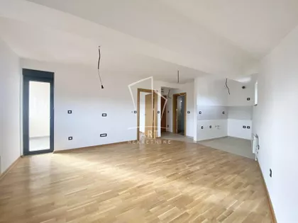 Krfska | 4zida.rs