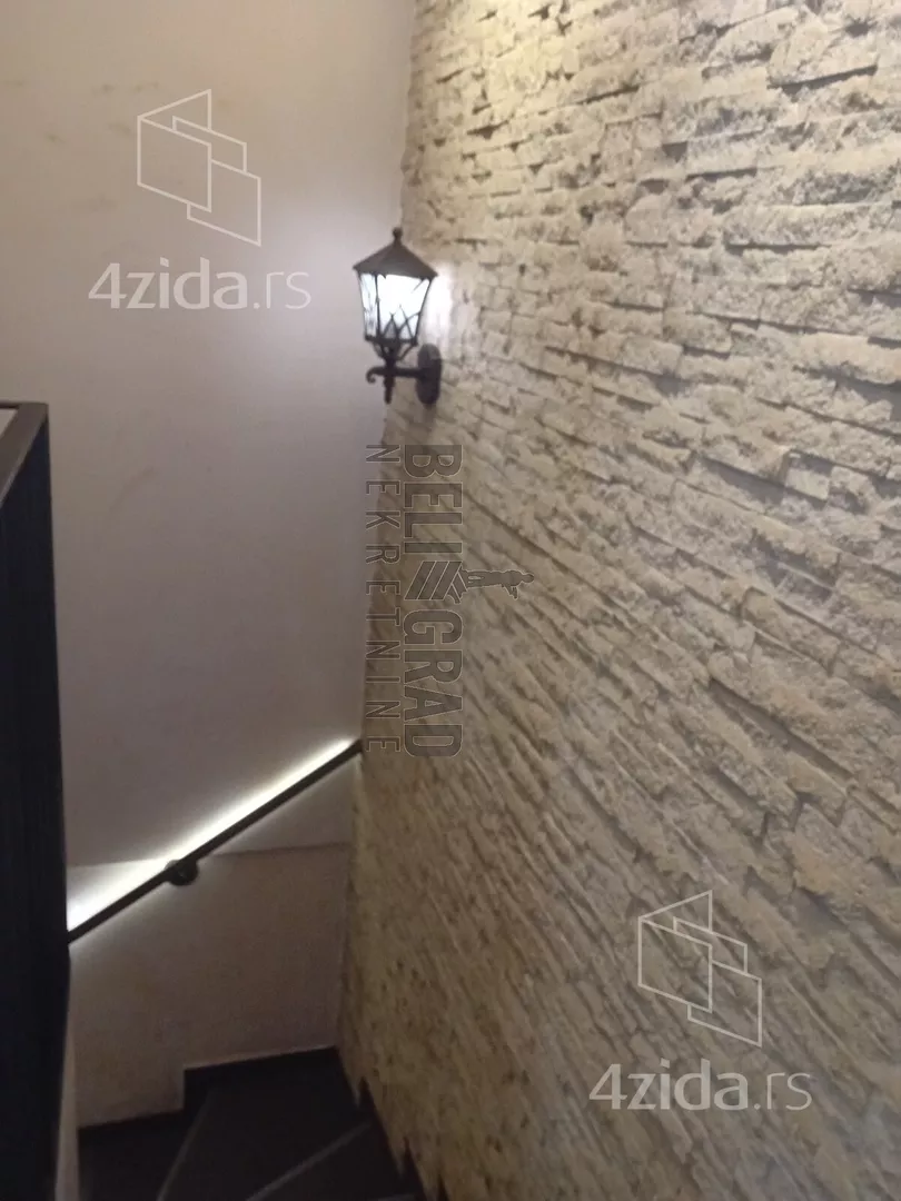 Lokal | 4zida