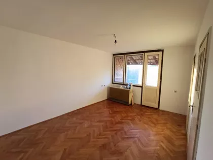 Vojna Bolnica | 4zida.rs