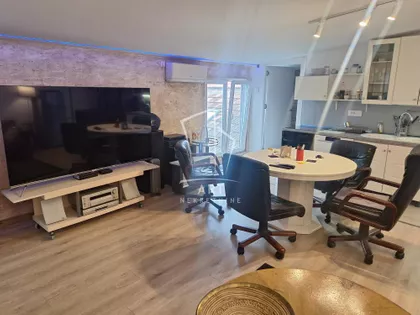 Fabrisova | 4zida.rs