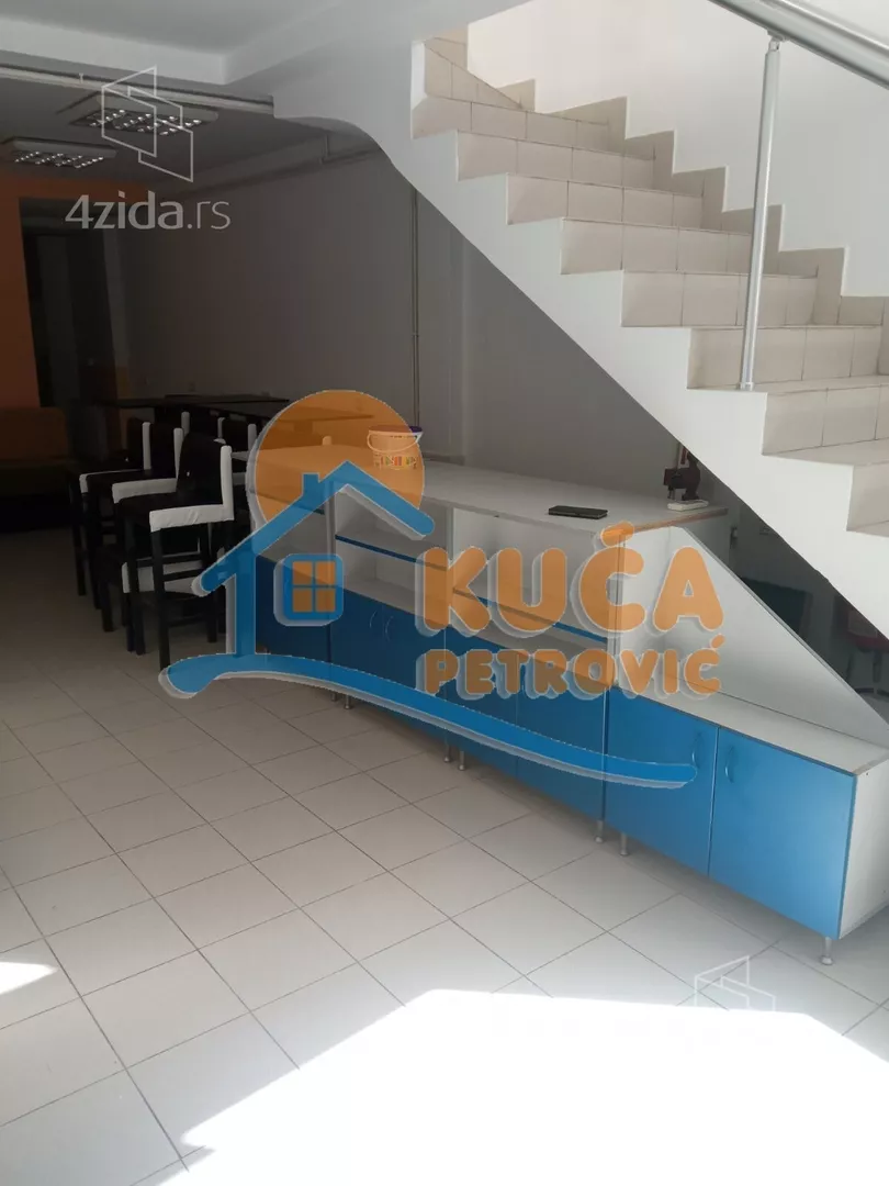 Lokal | 4zida