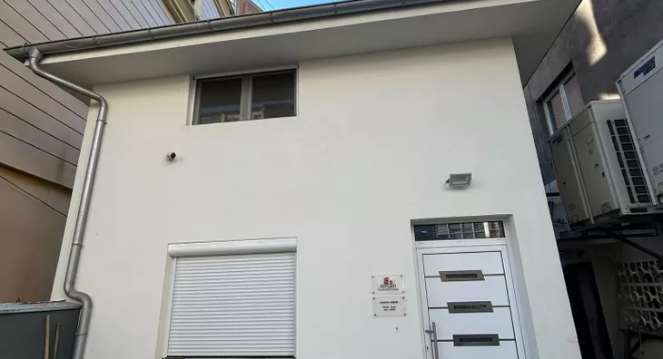 Poslovna zgrada | 4zida