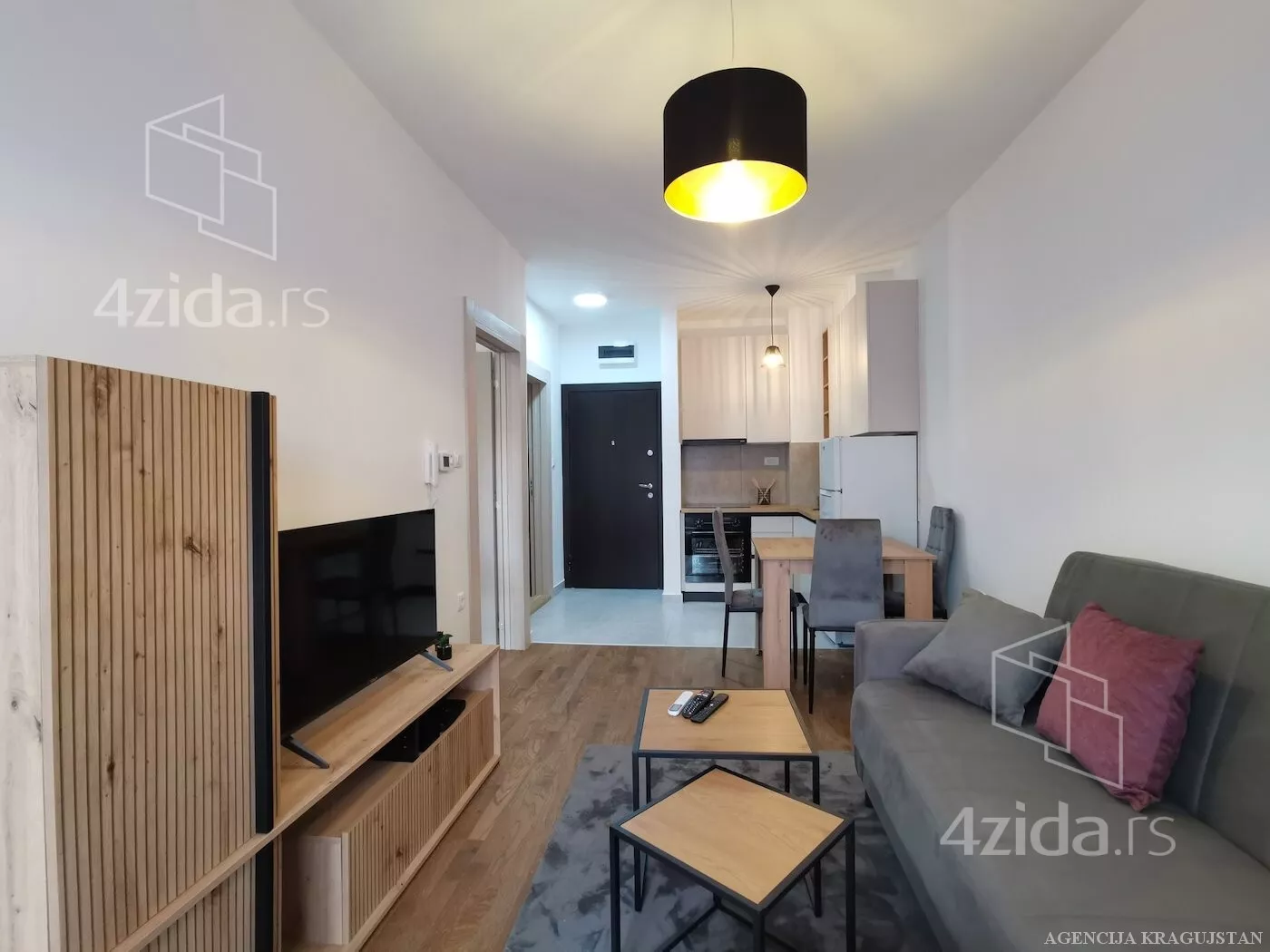 Jednoiposoban stan | 4zida