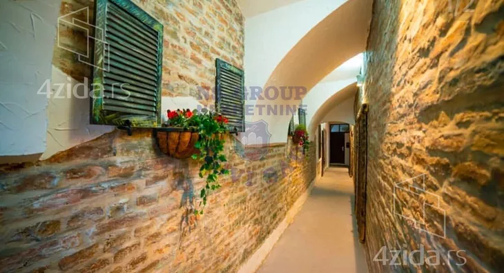 Šestosoban stan | 4zida