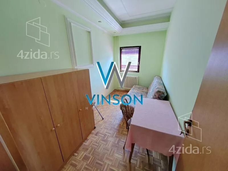 Šestoiposoban stan | 4zida