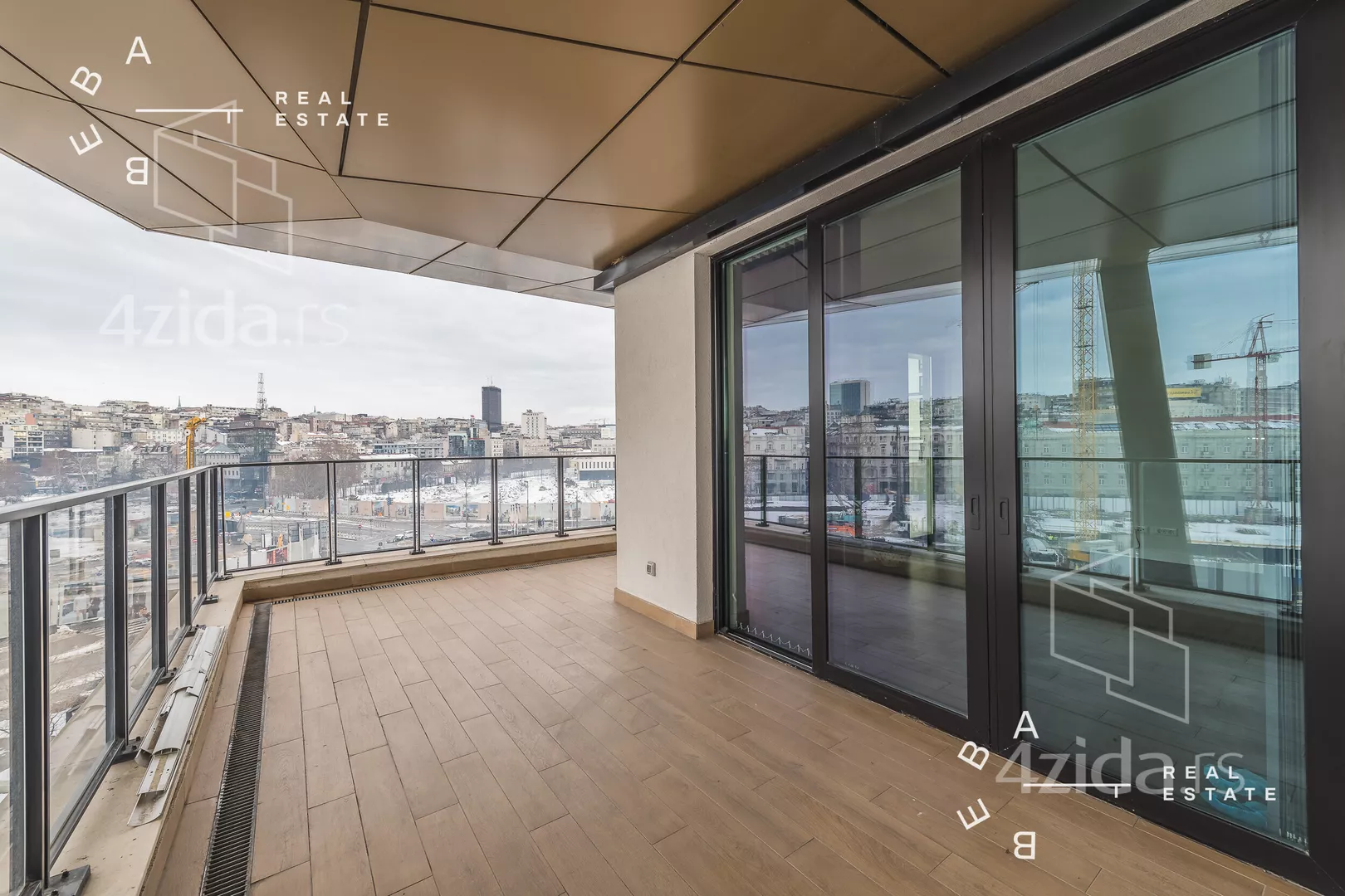 Petosoban stan | 4zida