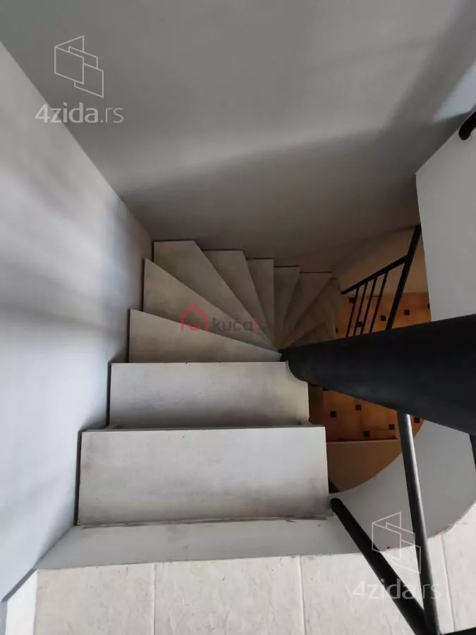 Lokal | 4zida