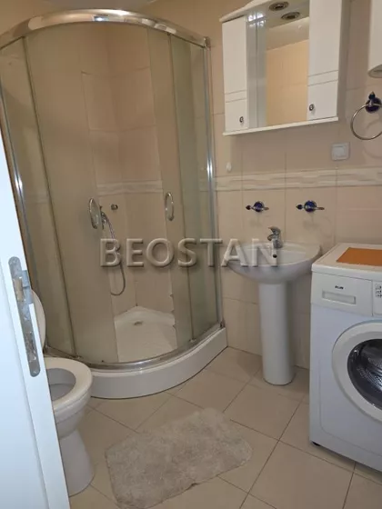 Crveni Krst Vračar | 4zida.rs