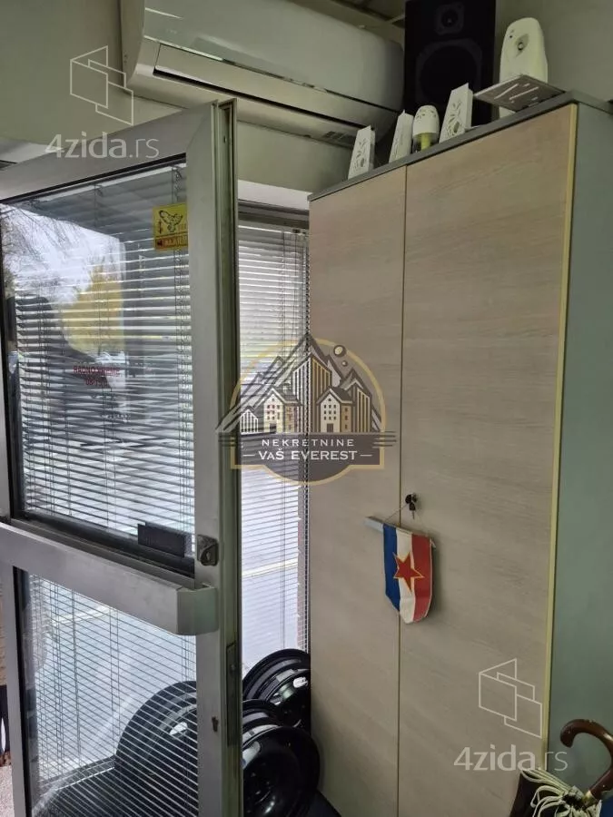 Poslovni prostor | 4zida