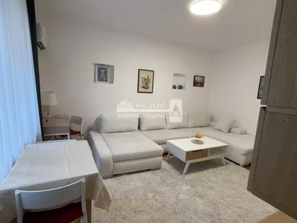 Kronštatska | 4zida.rs