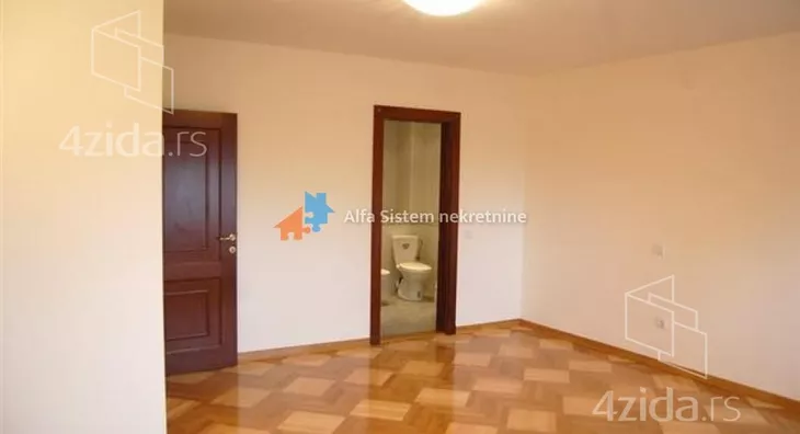 Šestosoban stan | 4zida