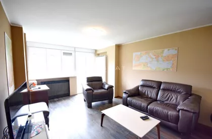 Karađorđev Trg | 4zida.rs