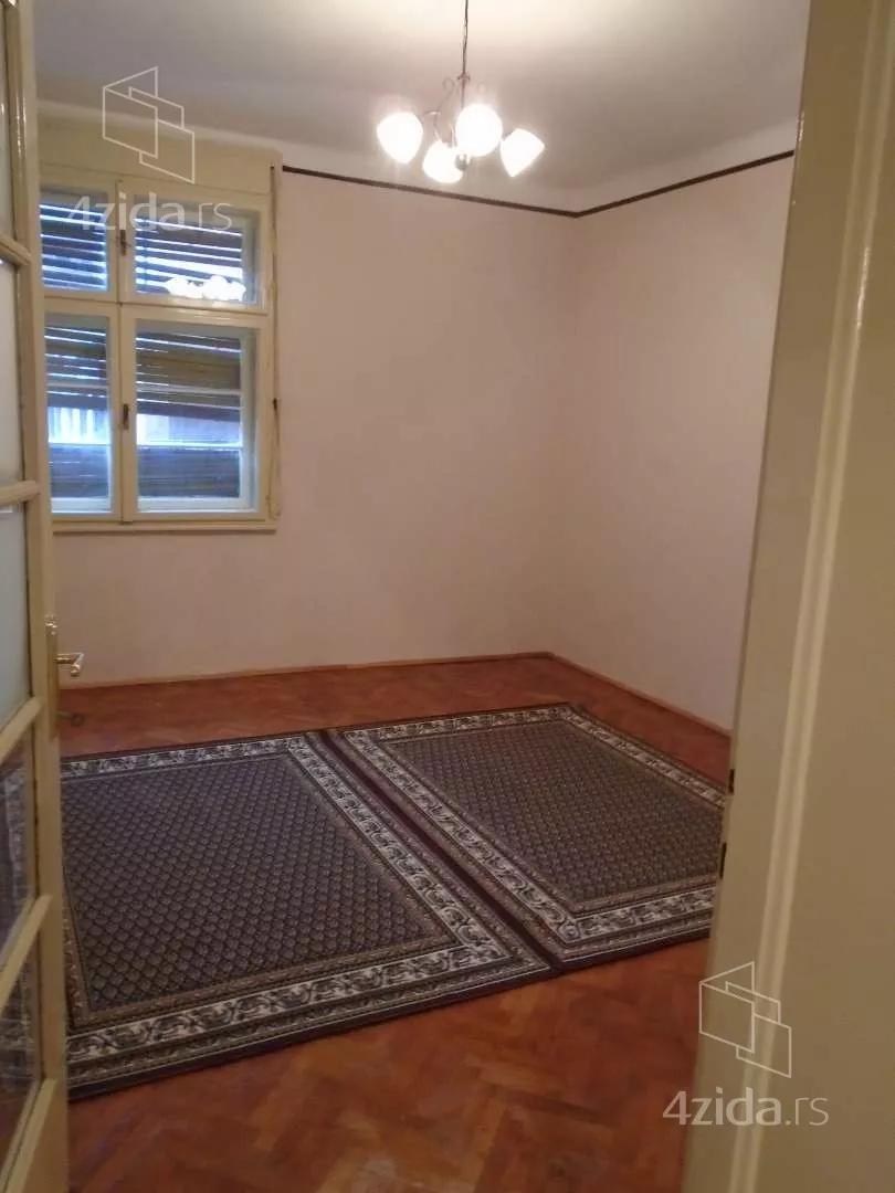 Četvoroiposoban stan | 4zida