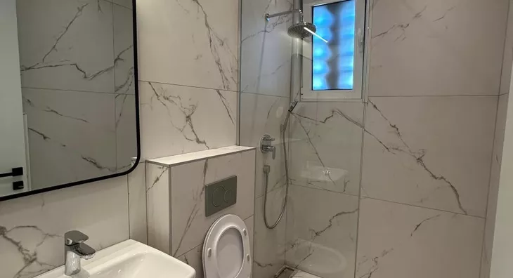 Šestoiposoban stan | 4zida