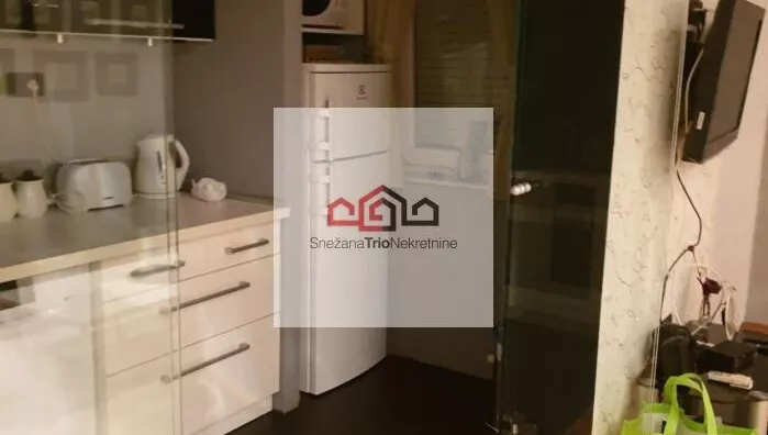 Četvoroiposoban stan | 4zida