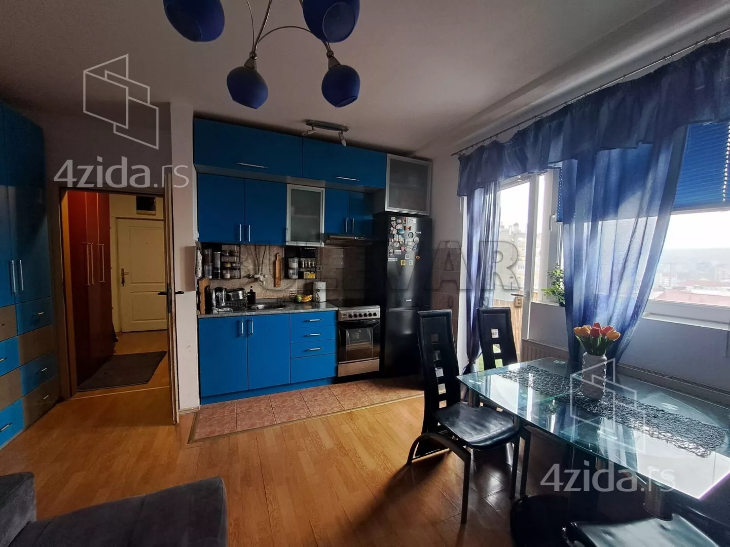Jednoiposoban stan | 4zida