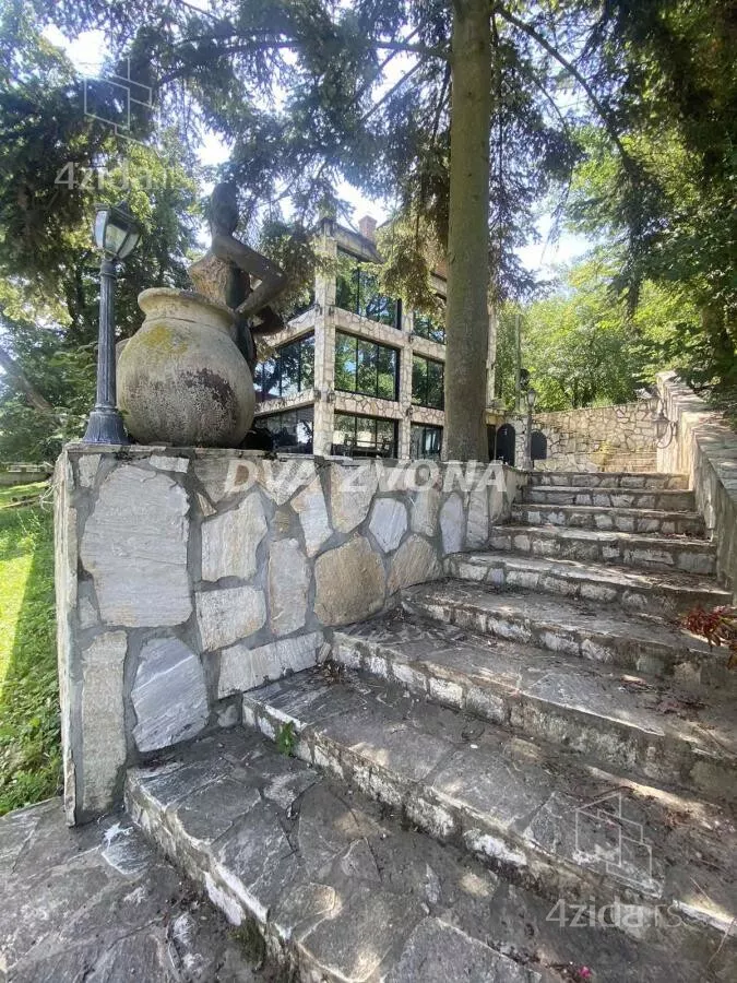 Ugostiteljski objekat | 4zida