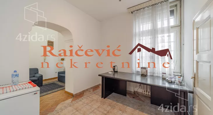 Šestosoban stan | 4zida