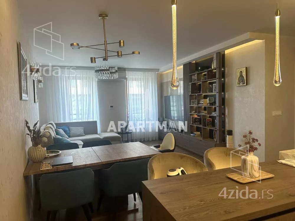 Četvoroiposoban stan | 4zida