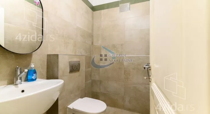 Četvoroiposoban stan | 4zida