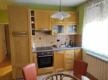 Vukov Spomenik | 4zida.rs