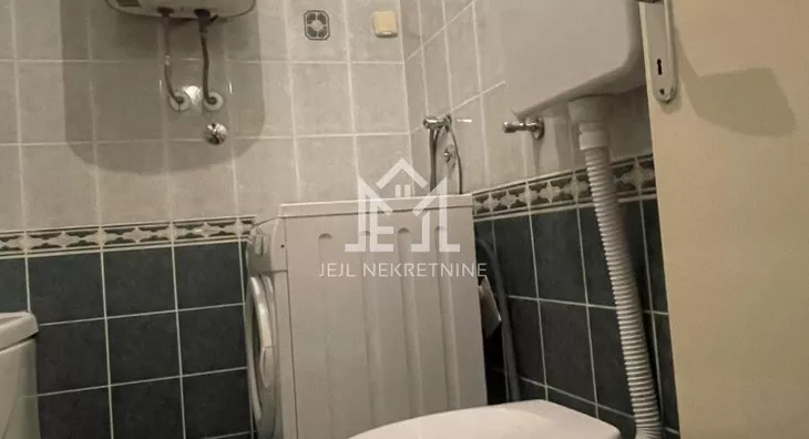 Šestosoban stan | 4zida