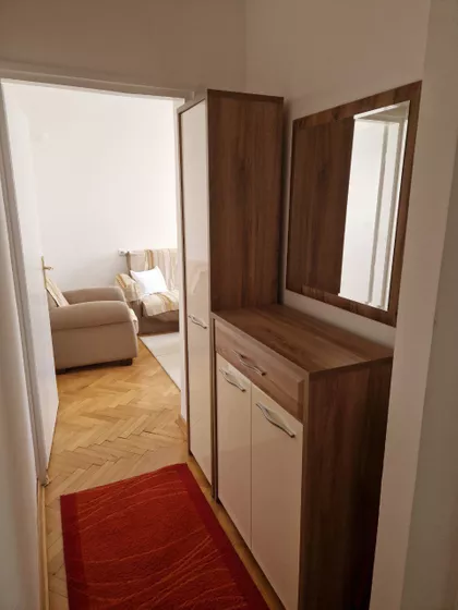 Crveni Pevac | 4zida.rs