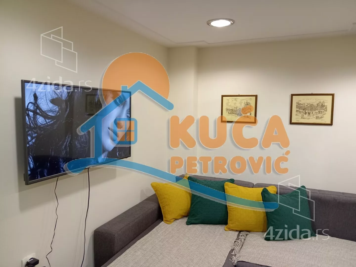 Jednoiposoban stan | 4zida