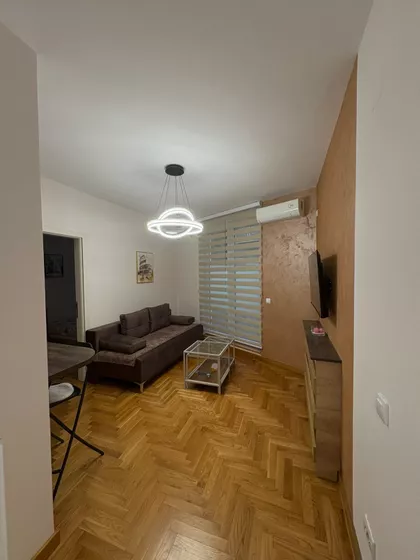 Jovana Popovića | 4zida.rs