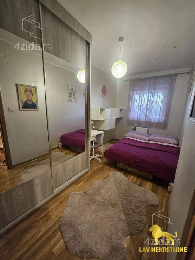 Troiposoban stan | 4zida