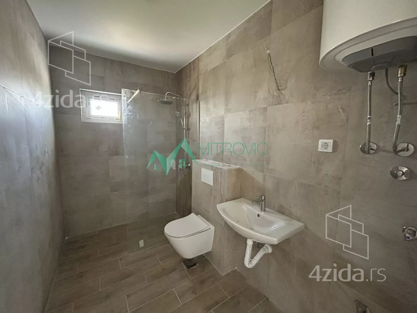 Troiposoban stan | 4zida