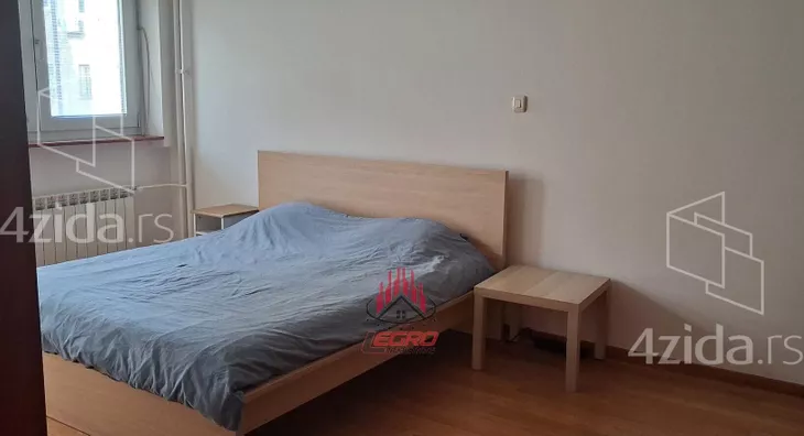 Petoiposoban stan | 4zida