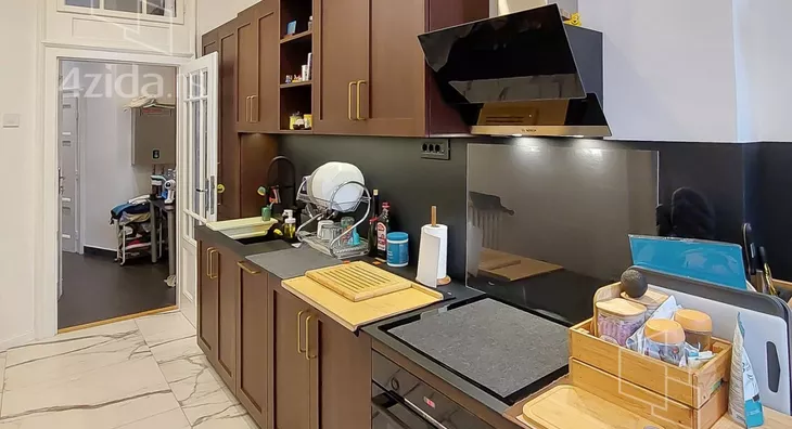 Petosoban stan | 4zida