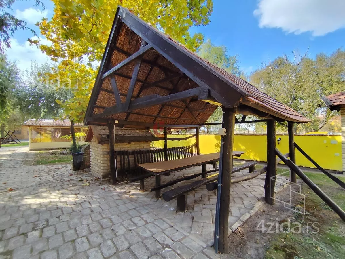 Ugostiteljski objekat | 4zida