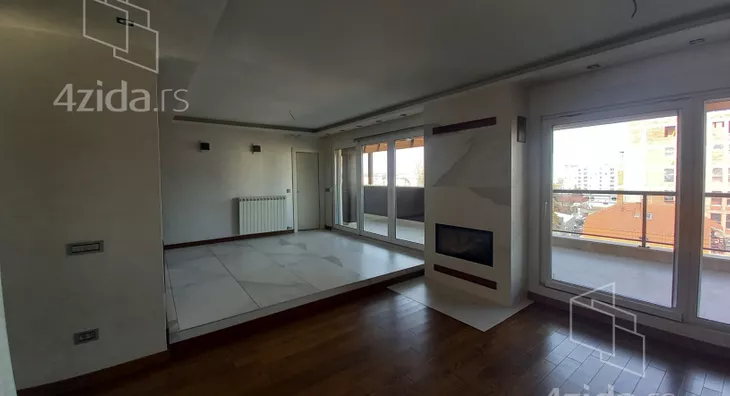 Petosoban stan | 4zida