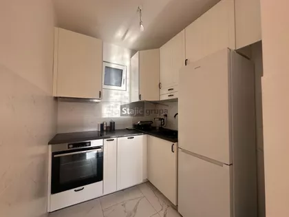 Karađorđeva | 4zida.rs