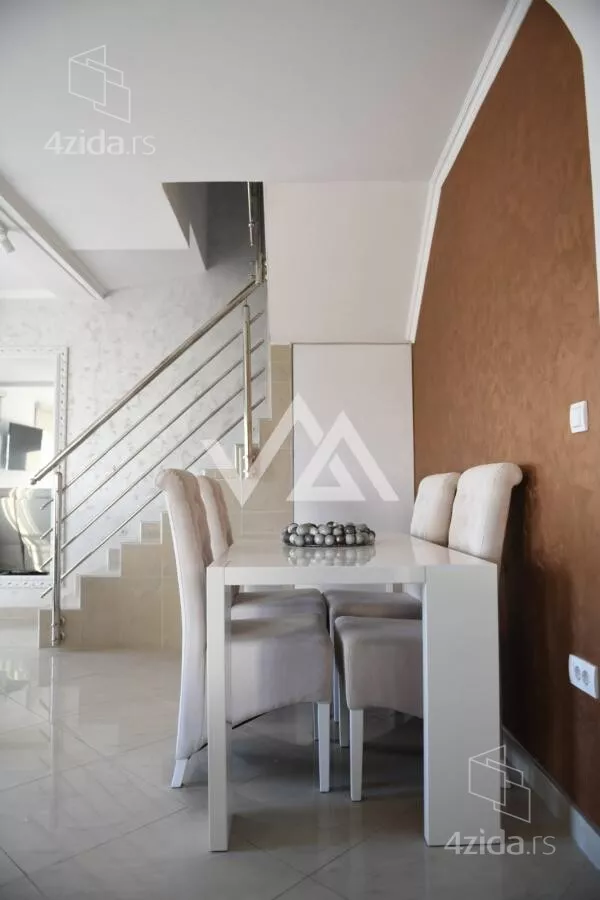 Šestosoban stan | 4zida