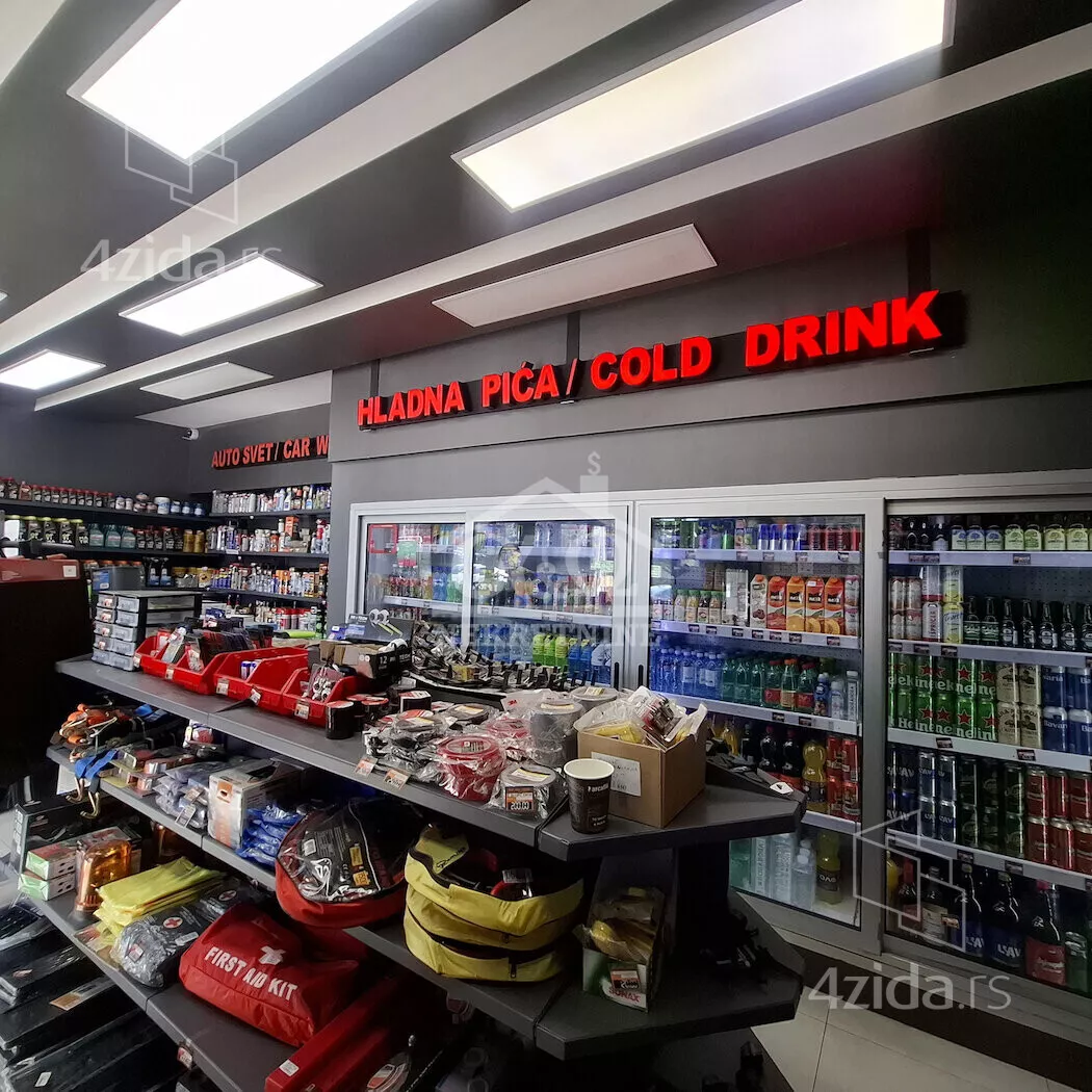 Poslovna zgrada | 4zida