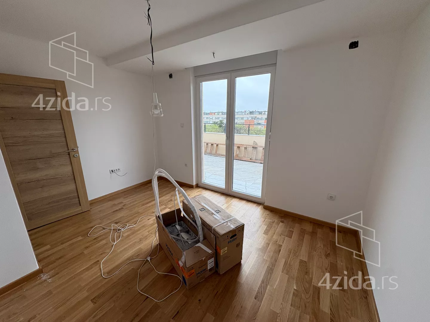 Petosoban stan | 4zida