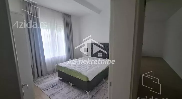 Šestosoban stan | 4zida