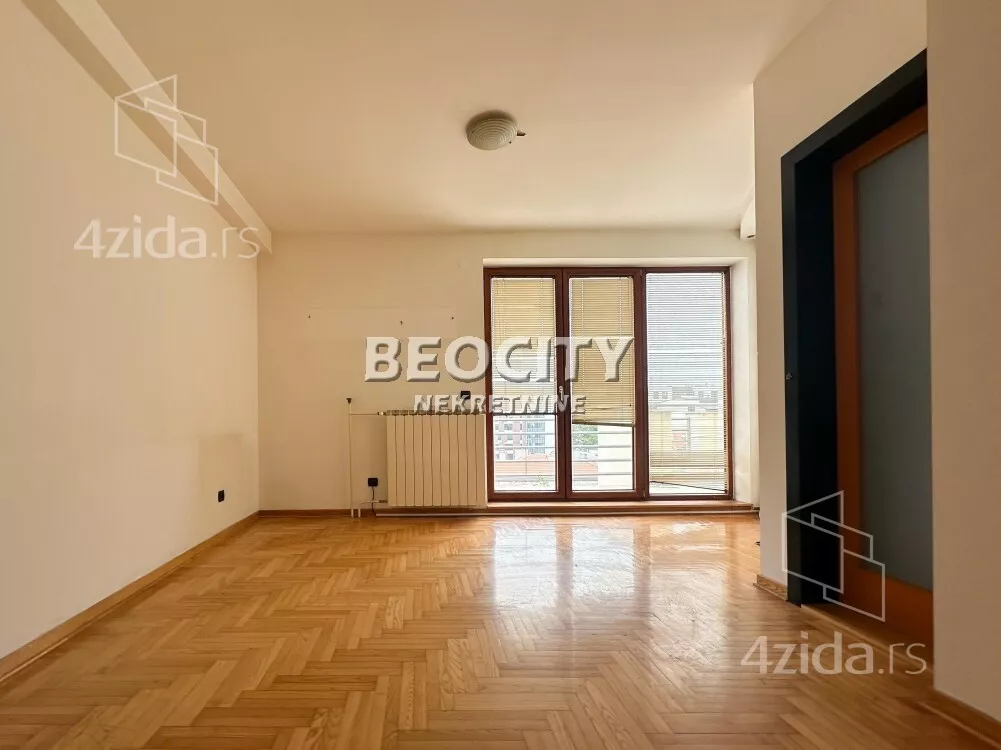 Šestosoban stan | 4zida