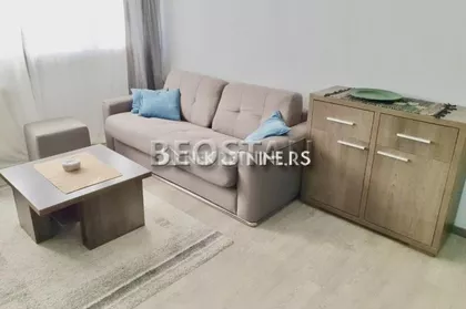 Studentska | 4zida.rs