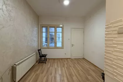 Maršala Birjuzova bb | 4zida.rs