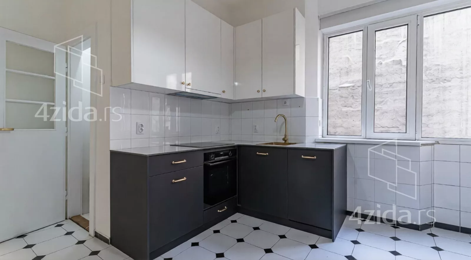 Četvoroiposoban stan | 4zida