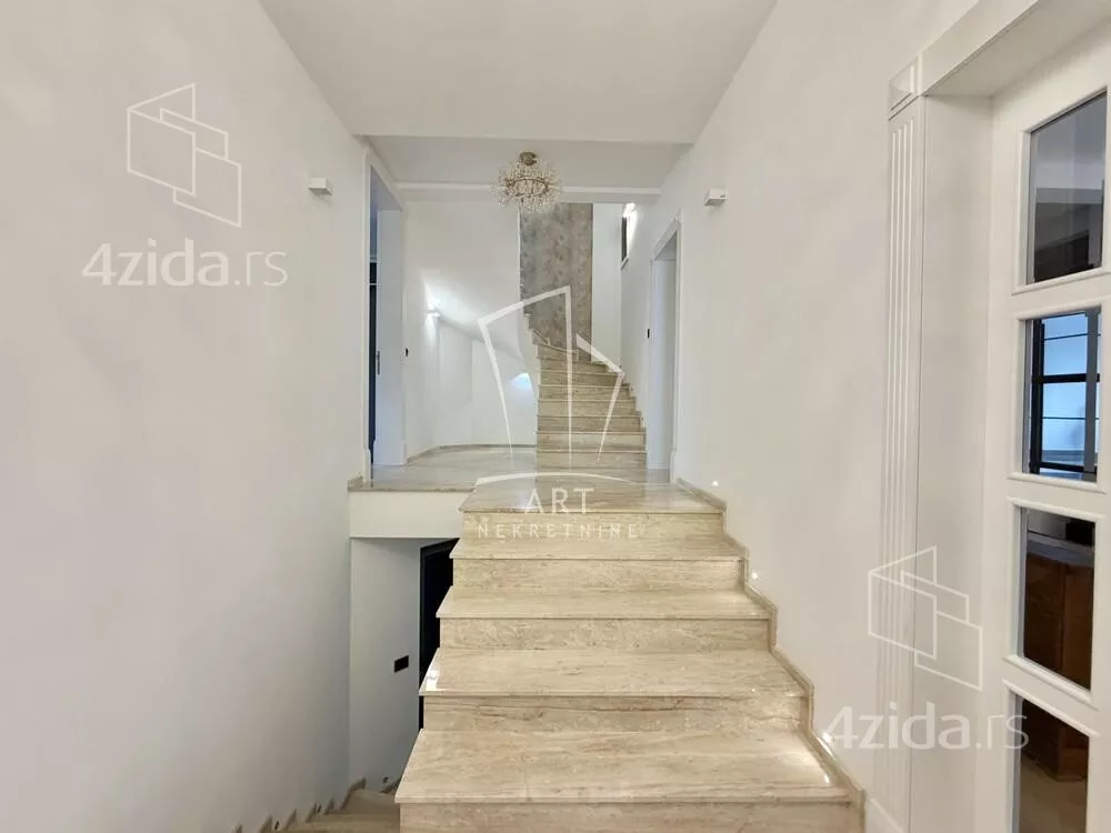 5-etažna kuća | 4zida