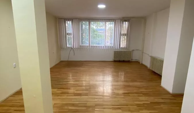 Poslovna zgrada | 4zida