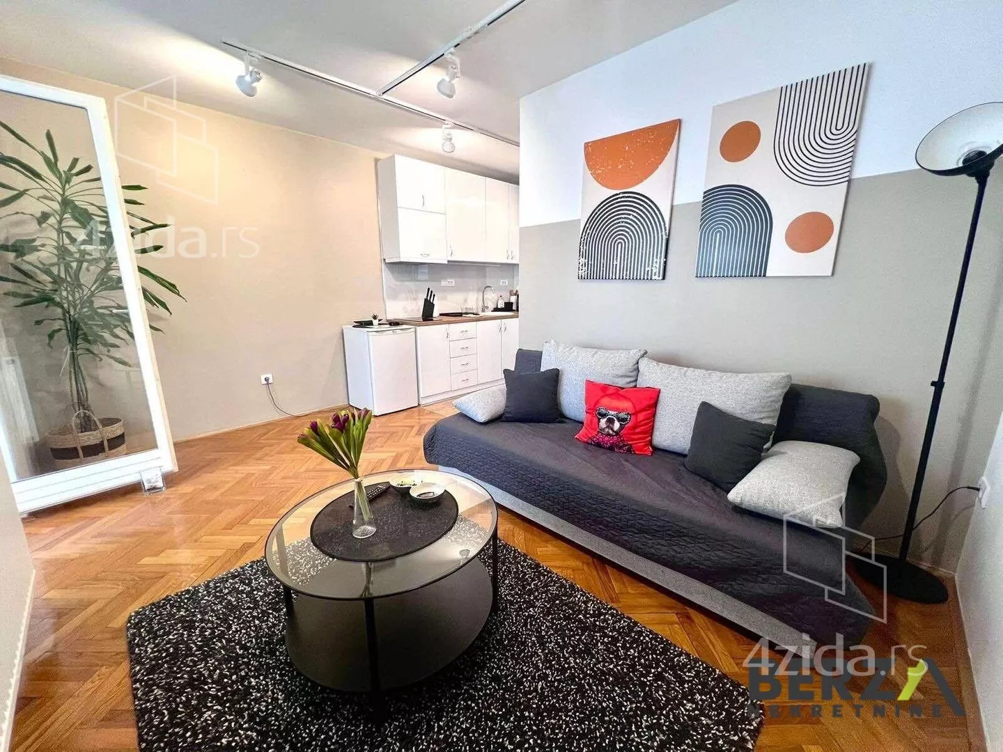 Jednoiposoban stan | 4zida