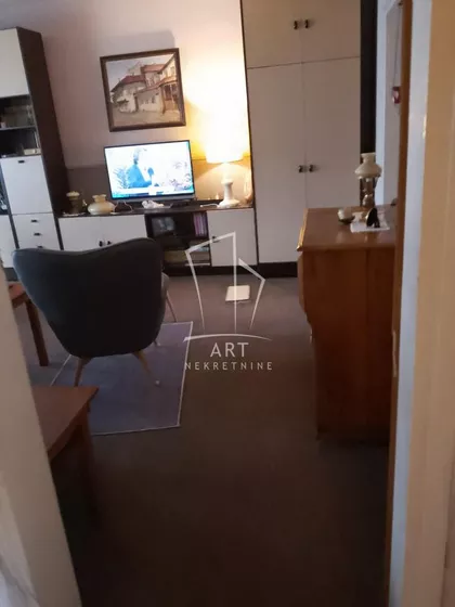 Vlade Aksentijevića | 4zida.rs